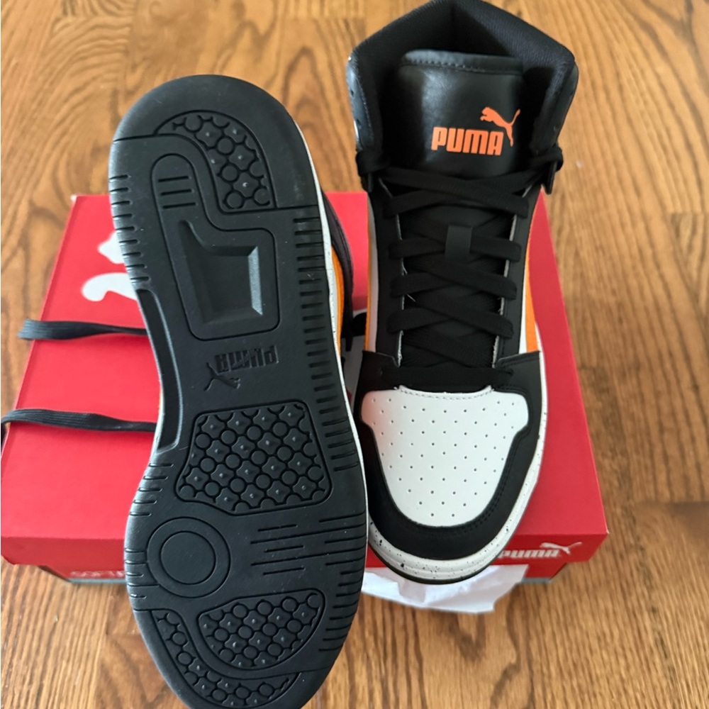 Puma Junior-  Black and Orange High-Top Sneakers